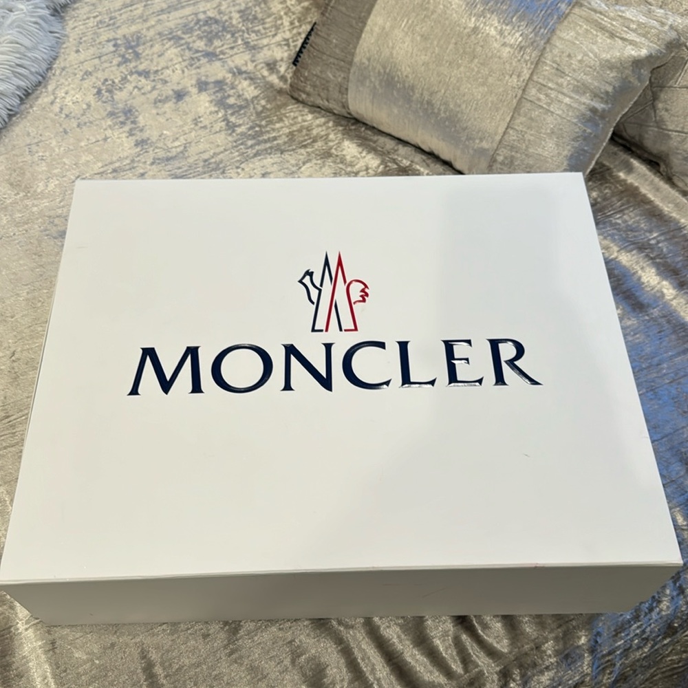 Bid box from moncler